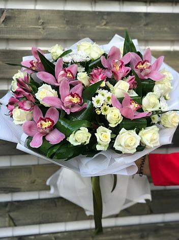 Букет цветов из: Розы и Хризантемы в Карабудахкенте