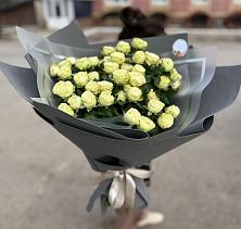 Букет Белые кустовые розы Солинеро в Карабудахкенте